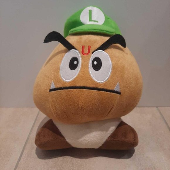 SUPER MARIO GOOMBA PLUSH NINTENDO 2010 BANPRESTO - Picture 1 of 4